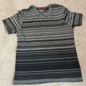 Short sleeve v neck shirt